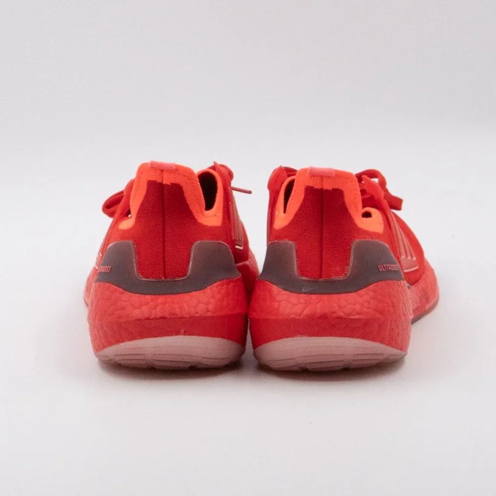 🔹 adidas Ultra Boost 22 “Vivid Red Turbo” — 9W (VNDS · GX5462)